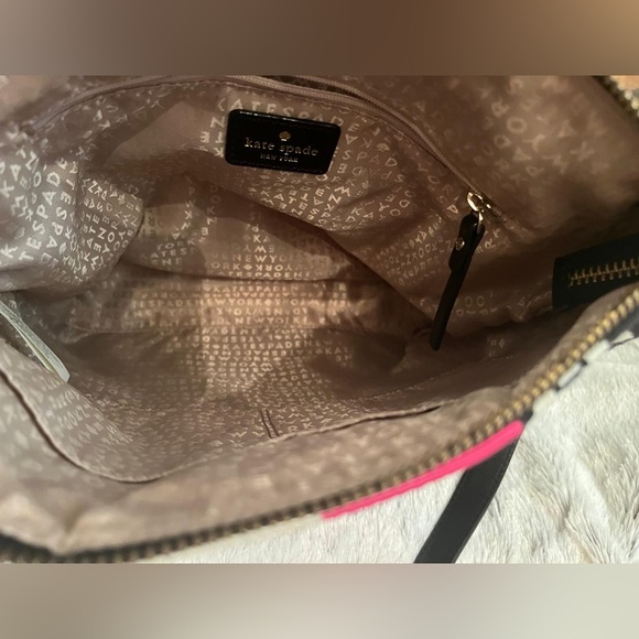 Kate Spade Victoria Classic w/Pink & White Stripe Crossbody - Matching Wallet - Picture 7 of 10